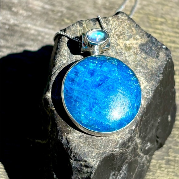 Apatite & Moonstone Necklace - Picture 3 of 14